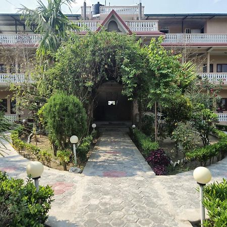 Hotel Tree Tops โซราฮา ภายนอก รูปภาพ